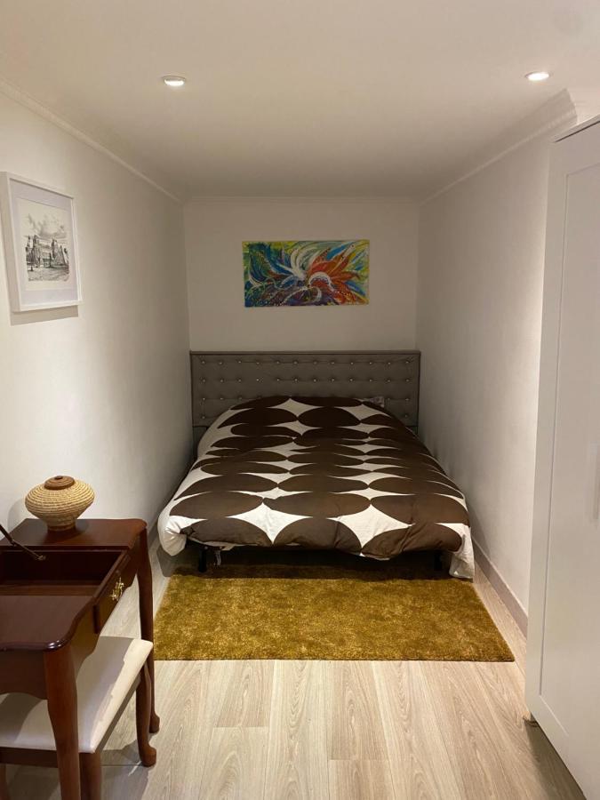 Cosy, Charming With Courtyard Appartement Parijs