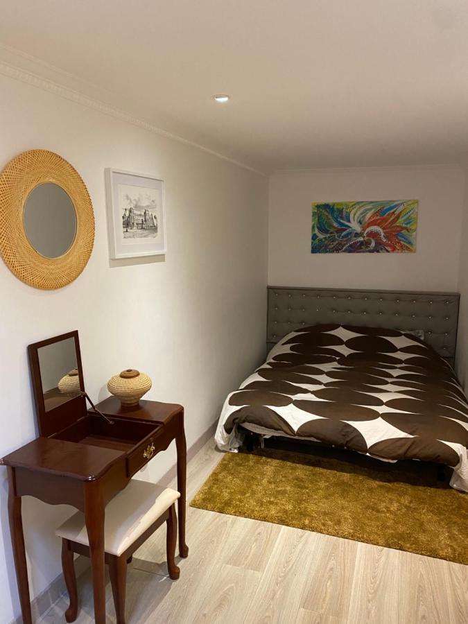 Cosy, Charming With Courtyard Appartement *